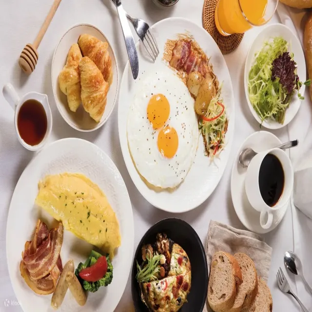 礁溪中天溫泉飯店|指定假日不加價!4大2小家庭房一泊一食★贈Happy Hour下午茶