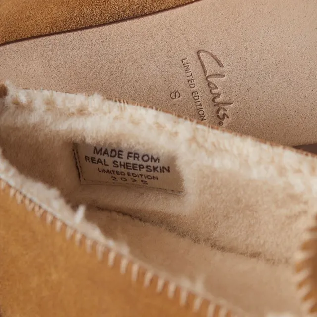 【Clarks】200週年款羊毛拖休閒鞋 男鞋 女鞋 限量鞋(CLF84910C/CLM84871C)