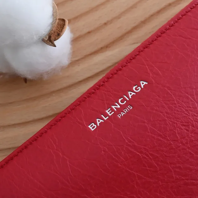 【Balenciaga 巴黎世家】經典燙印LOGO小牛皮拉鍊長夾(紅)