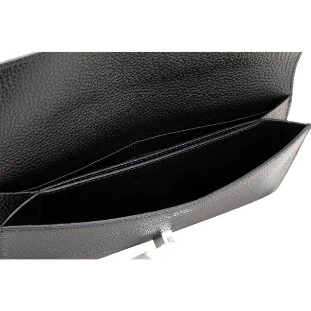 【TOTEME】T-Lock T型鎖釦 鵝卵石紋牛皮翻蓋長夾-黑色