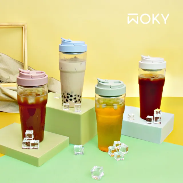 【WOKY 沃廚】渾圓杯 Ecozen純透復刻款 880ml-附彈跳吸管(單手彈蓋款；吸管杯/隨行杯/外帶杯)