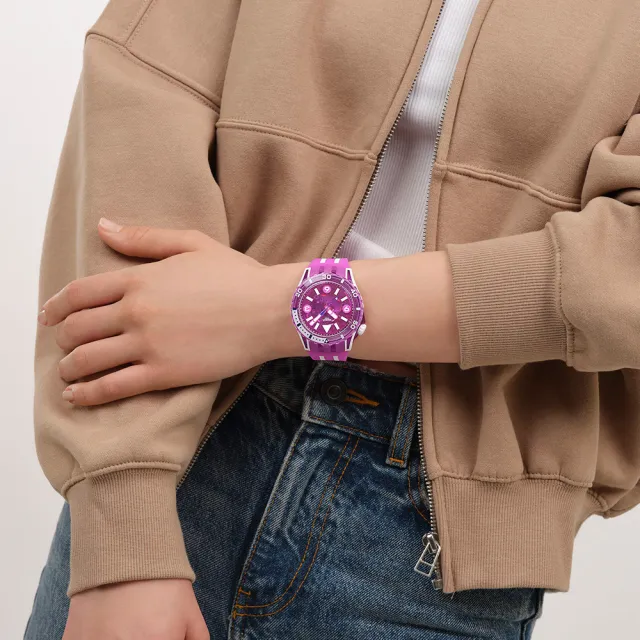 【SWATCH】SCUBAQUA 電光紫紅 FLOWER HAT SSCU09P100 (44mm)