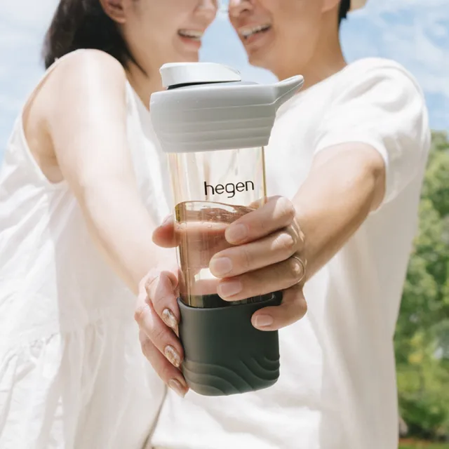 【hegen】總代理｜Lifestyle_PPSU 隨行輕量水瓶 450ml-附矽膠提把和防滑套(巴黎灰/柔褐楓)