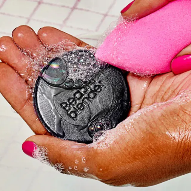 【beautyblender】專用清潔磨砂皂-竹炭款 1OZ(專櫃公司貨)