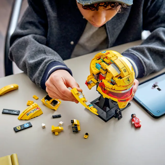 【LEGO 樂高】Editions 43022 Scuderia Ferrari HP Lewis Hamilton 頭盔(法拉利 居家擺設 禮物 玩具)