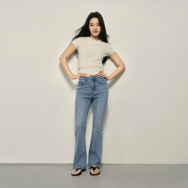 【GIORDANO 佐丹奴】韓系選品 女裝水洗中低腰微喇叭牛仔褲(62 中藍)