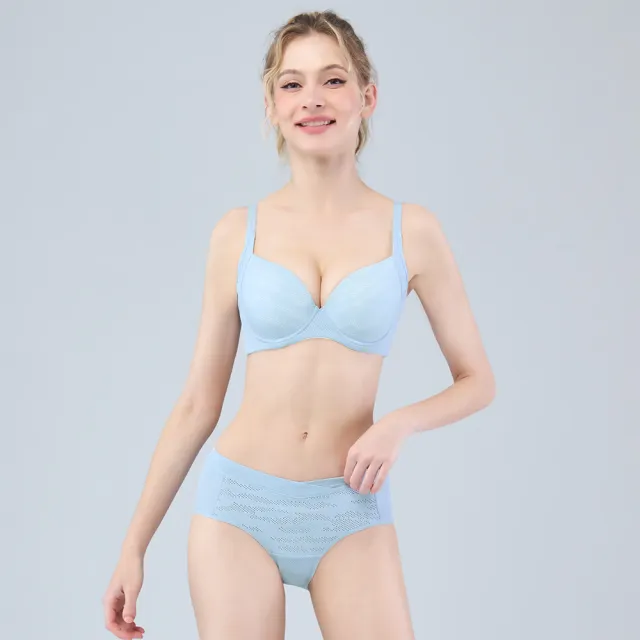 【Swear 思薇爾】城市動感系列M-3XL涼感透氣中腰三角女內褲(天光藍)