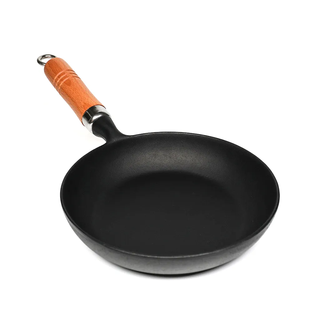 【南部鐵器】福介商店 日本鑄鐵鍋南部鐵器 岩鑄 歐姆蛋木柄平底鍋 18cm IH爐可用鍋 平底鍋 炒鍋 煎鍋