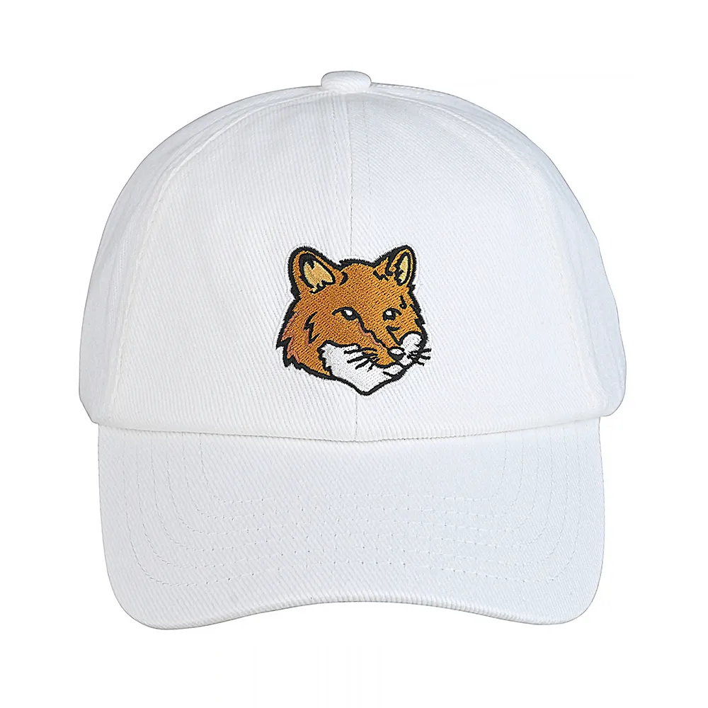 【Maison Kitsune】MAISON KITSUNE正面狐狸頭刺繡LOGO布章設計帆布棒球帽(白)