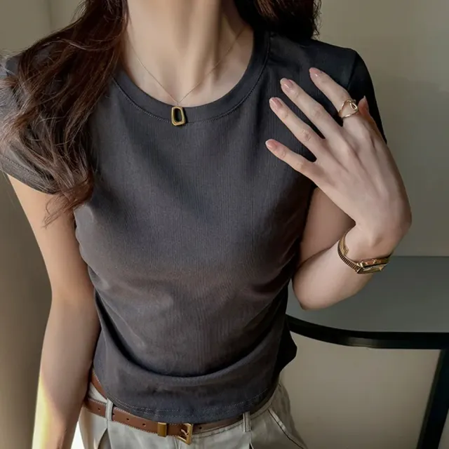 【D.studio】韓版美式氣質短版上衣 短袖上衣 衣服 夏天女裝 短板上衣 短版t恤 短袖t恤 素T 運動上衣 T701