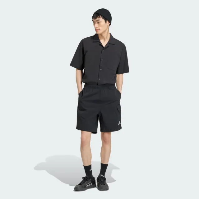 【adidas 愛迪達】MUSTHAVES 工裝風運動短褲 男 KW3375