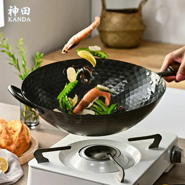 【神田】KANDA 日本製 窒化鐵 鑽石紋 無塗層鐵炒鍋 鐵鍋 IH爐可用鍋 33cm(贈玻璃鍋蓋+木鏟)