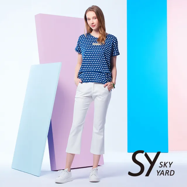【SKY YARD】網路限定款-雙層下擺剪裁滿版愛心印圖上衣-深藍色
