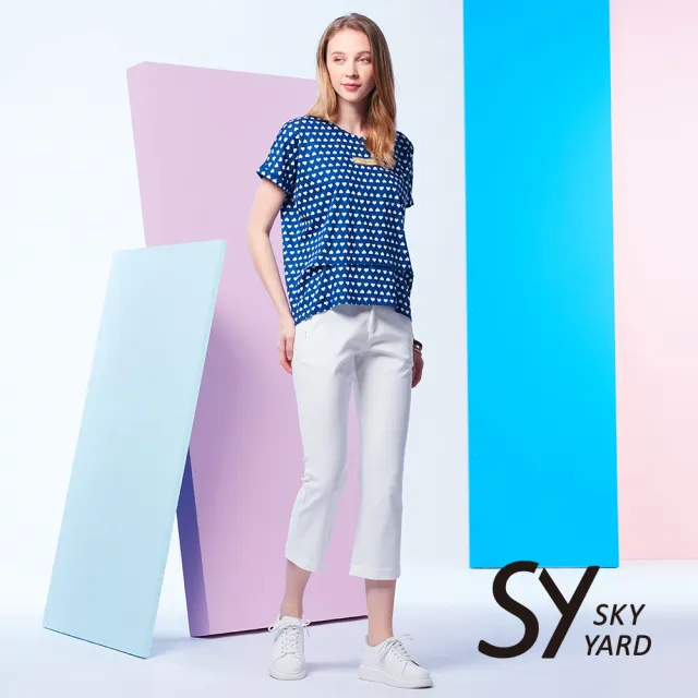 【SKY YARD】網路限定款-雙層下擺剪裁滿版愛心印圖上衣-深藍色