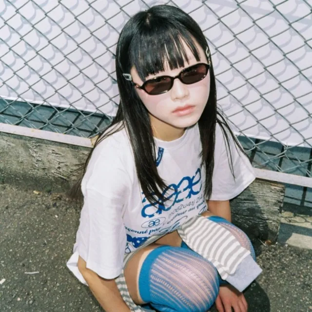 【KlassiC.】aeae 板料扁方圓框墨鏡 純黑Y2K書生框配色 輕鬆修飾各種面部輪廓的造型感 附獨家聯名包材