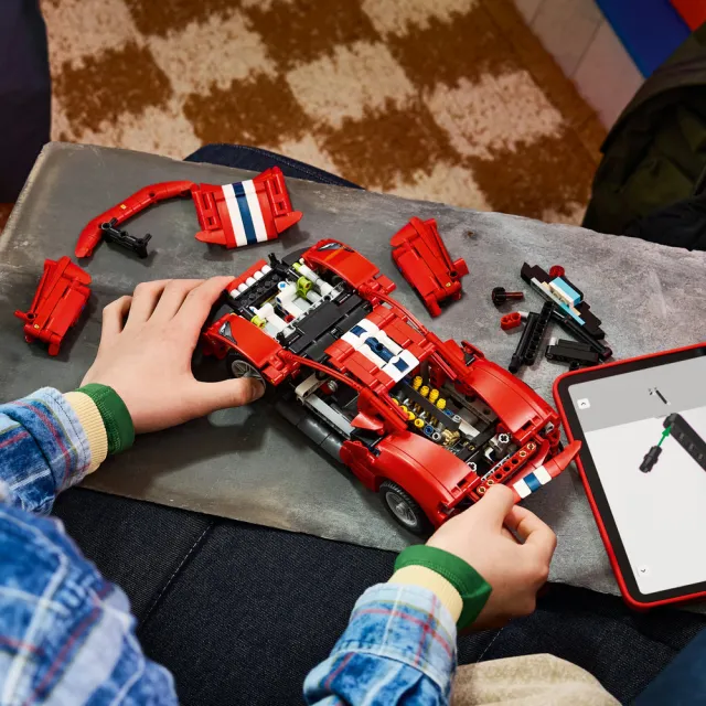 【LEGO 樂高】科技系列 42235 Ferrari 488 Pista 汽車(法拉利 工程模型 禮物 玩具)