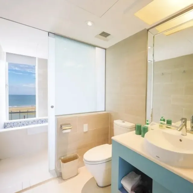【墾丁長灘休閒飯店】暑假平日不加價!2大1小11歲愛情海雙人房一泊二食早+晚餐(贈體驗活動4選1)