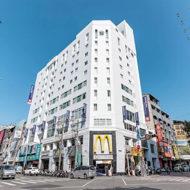【台中碧根逢甲酒店】特談下殺★2大1幼標準客房一大床/或二小床含2客早餐(含麗寶樂園門票2張)