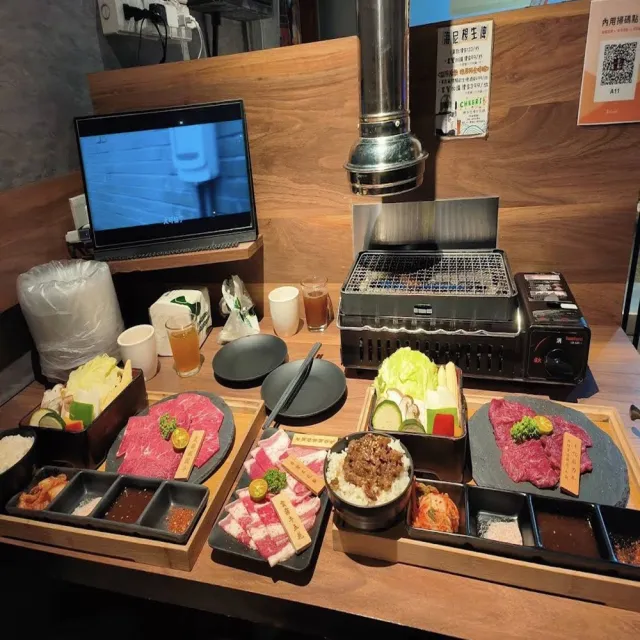 雲霧翩翩燒肉酒場|假日不加價★雙人海陸超值套餐(momo獨家限定)