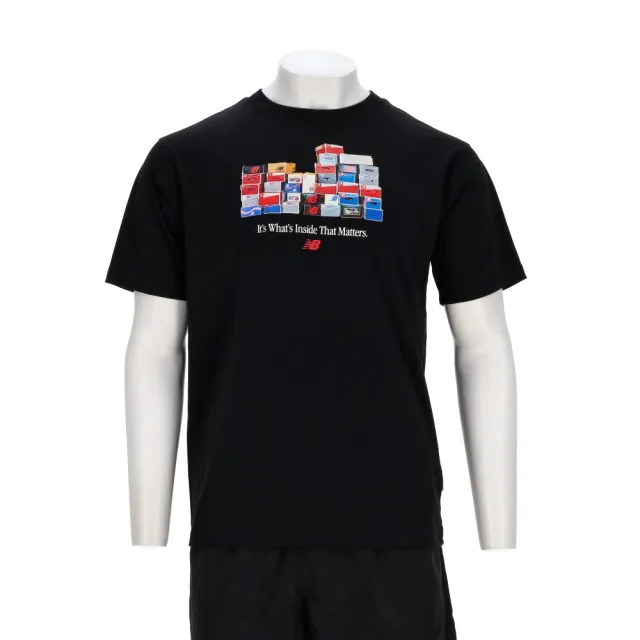 【NEW BALANCE】男款 黑色 美規 圖案 印花 T恤 運動 休閒 短袖 MT61H0DXBK