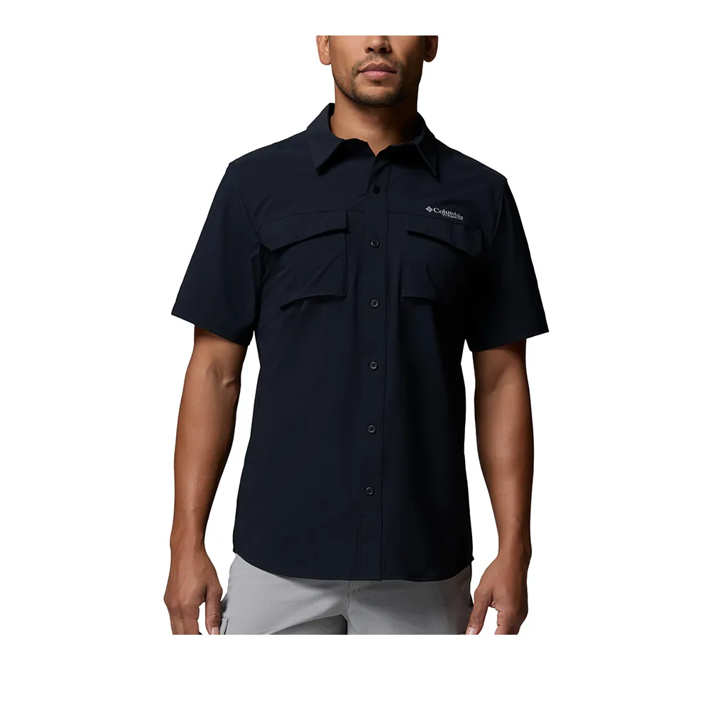 【Columbia 哥倫比亞】男款-防曬UPF50快排短袖襯衫-Silver Ridge™ Elite SS Woven-黑色(UAE85880BK/KS)