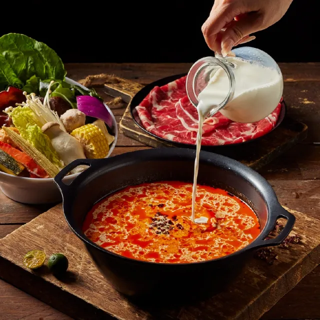 【萬客什鍋】麻煩都滾開套餐｜台式麻奶鍋+主食2選1+副餐★贈小年糕(飲料/霜淇淋/冰淇淋無限供應)