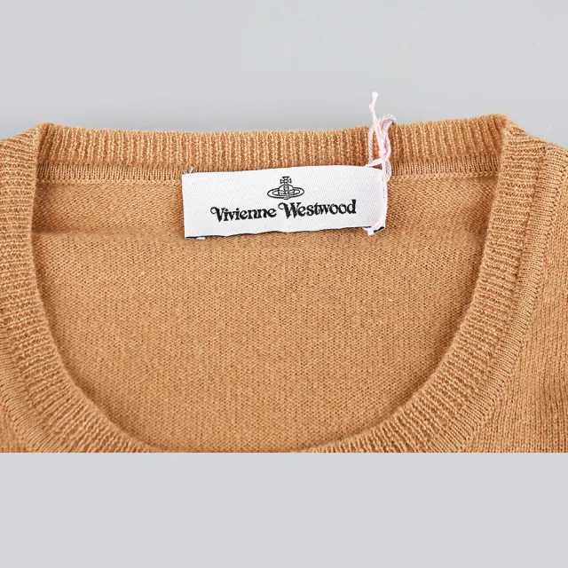 【Vivienne Westwood】Vivienne Westwood柔軟棉混羊毛土星刺繡長袖針織衫(駝)