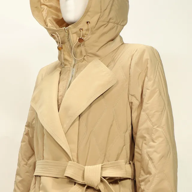 【ILEY 伊蕾】連帽拼接菱格長版鋪棉外套(卡其；M-XL；1254314135)