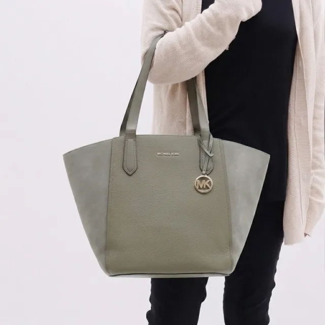 【Michael Kors】簡約圓標LOGO吊飾絨面皮革拼接肩背托特包(綠 大款)