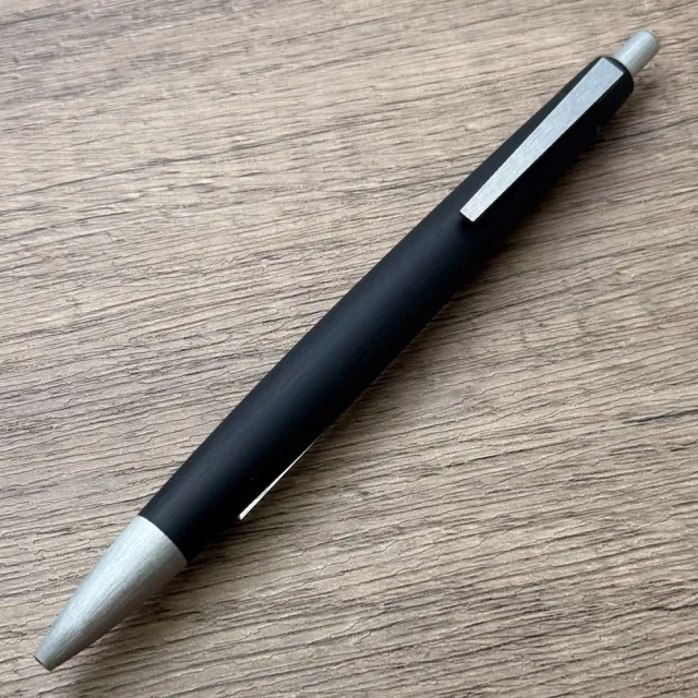 【LAMY】2000系列 401 玻璃纖維 四色筆