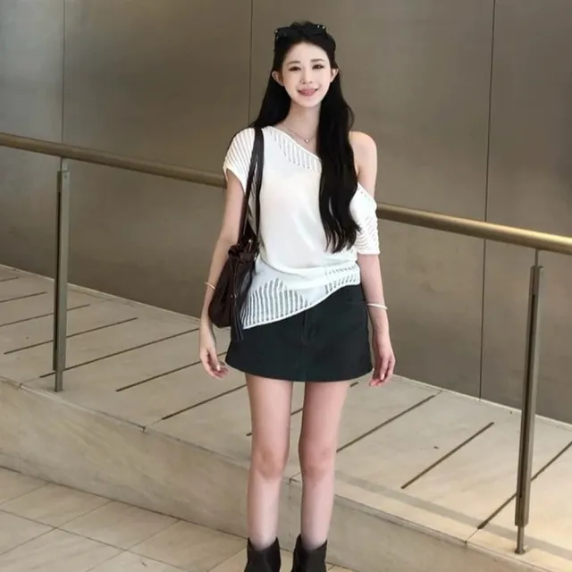 【AS 梨卡】女裝 上衣 短袖 鏤空斜肩 百搭短袖 露肩上衣 短袖針織 夏季短袖 顯瘦上衣 SW139