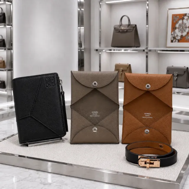 【Hermes 愛馬仕】x Loewe 羅威 經典款 短夾/錢包/配件(多款任選)