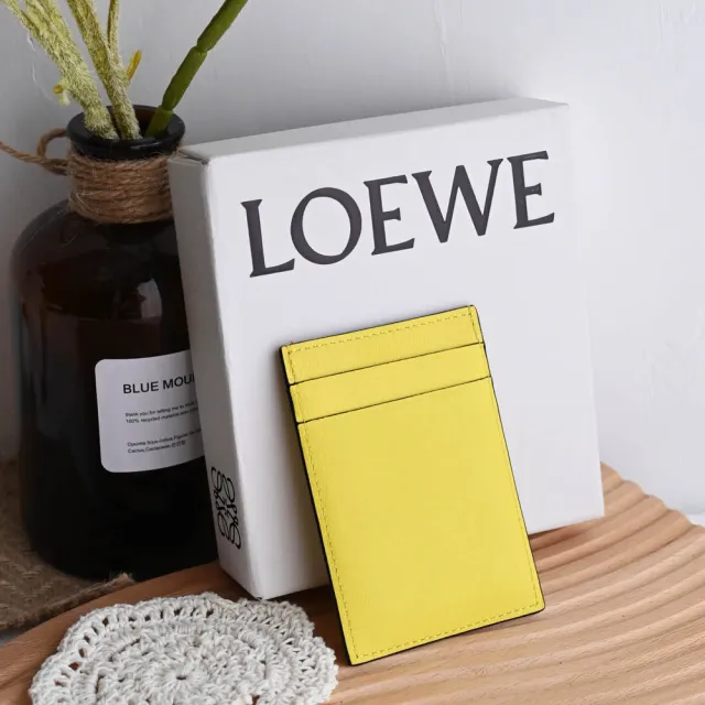 【LOEWE 羅威】經典徽章LOGO雞尾酒印花信用卡名片隨身卡夾(黃)