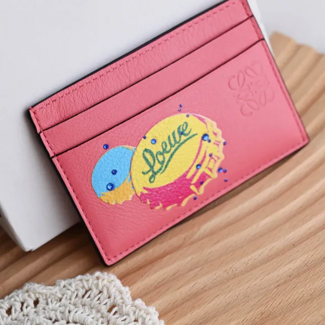 【LOEWE 羅威】經典徽章LOGO水鑽裝飾印花信用卡名片隨身卡夾(粉)