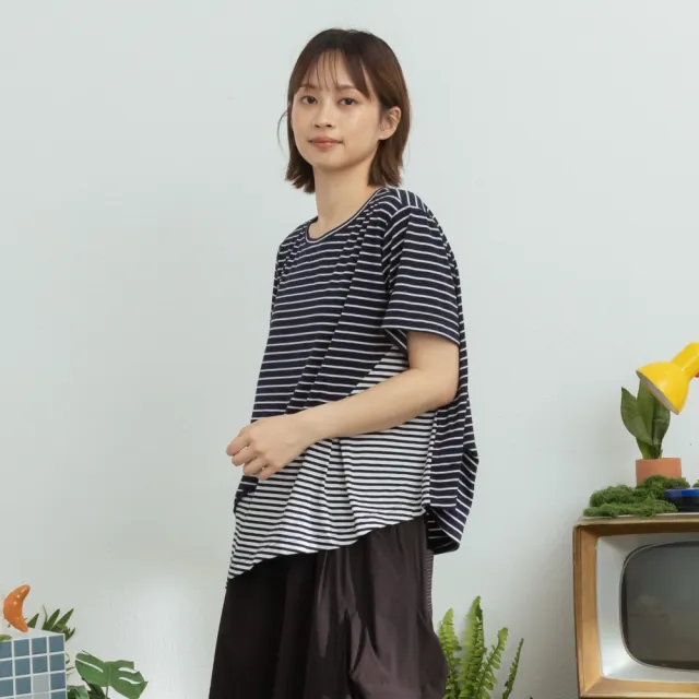 【MOSS CLUB】條紋拼色斜切下襬短T 藍 黑(魅力商品)