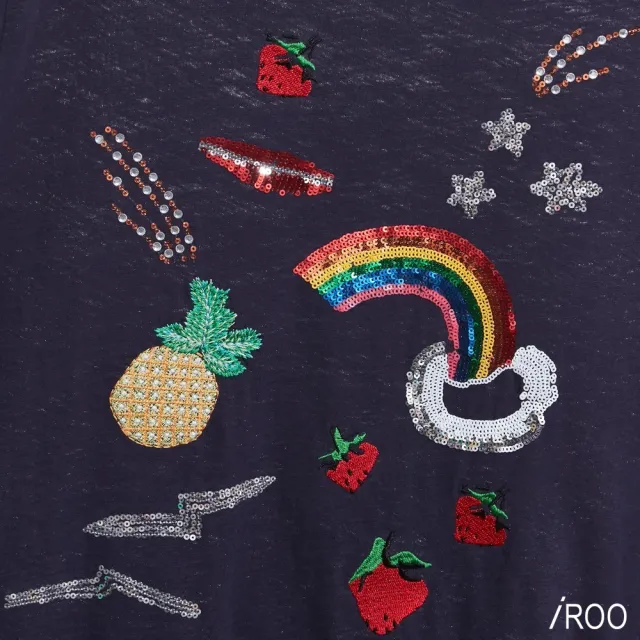 【iROO】經典刺繡針織衫