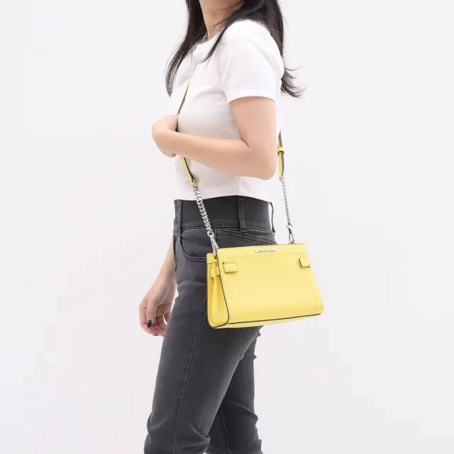 【Michael Kors】RAYNE 浮雕LOGO鍊條手拿包斜背包(黃)