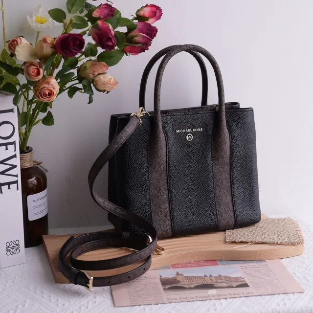 【Michael Kors】經典LOGO條紋MK印花拼接手提三層兩用包(黑/深咖)