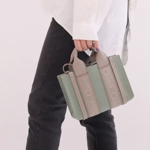 【Chloe’ 蔻依】Woody Mini 經典品牌LOGO織帶個性帆布小手提包兩用包(綠/灰邊)