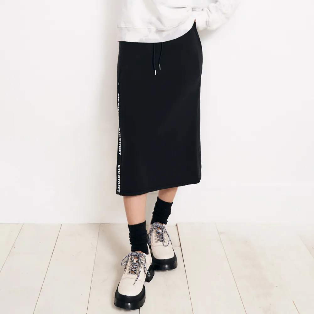 【5th STREET】女裝 長裙 休閒裙 鬆緊 側開衩 黑色(980035)