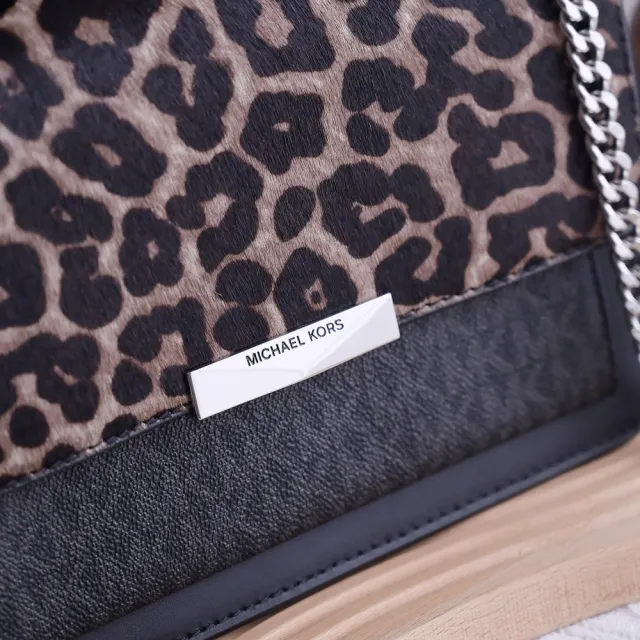【Michael Kors】JADE 經典滿版MK豹紋拼接肩斜三用翻蓋鍊包(黑)