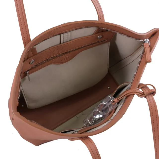 【TOD’S】JOY 品牌字母吊飾荔枝紋牛皮肩背包托特包(淺咖)