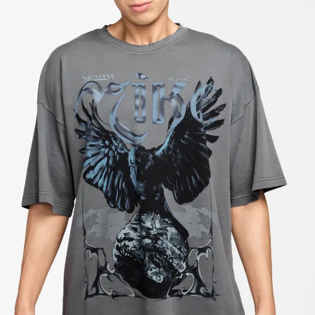 【NIKE 耐吉】短袖上衣 男 T恤 AS M NK TEE SUMMIT OS CROW 灰 IM5037-065