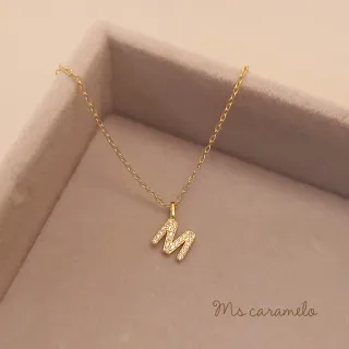 【Ms caramelo 焦糖小姐】925純銀鍍K黃 英文字母M 項鍊(英文字母項鍊)