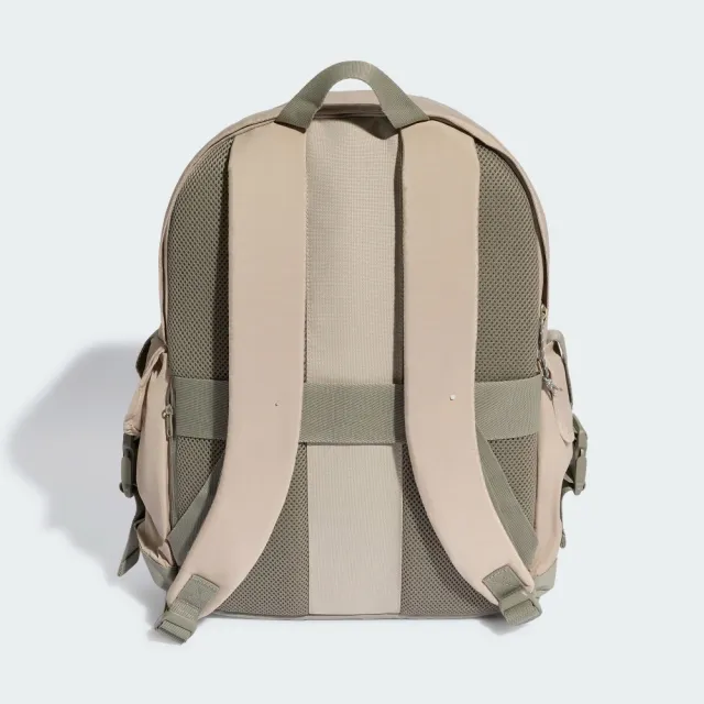 【adidas 愛迪達】後背包 運動包 書包 旅行包 BACKPACK 卡其 KQ6369(2934)