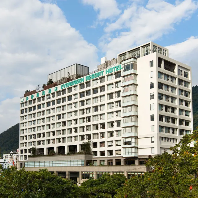 【礁溪長榮鳳凰酒店】雙人高級洋室客房一泊二食早晚餐(贈2位未滿7歲以下免費吃住)