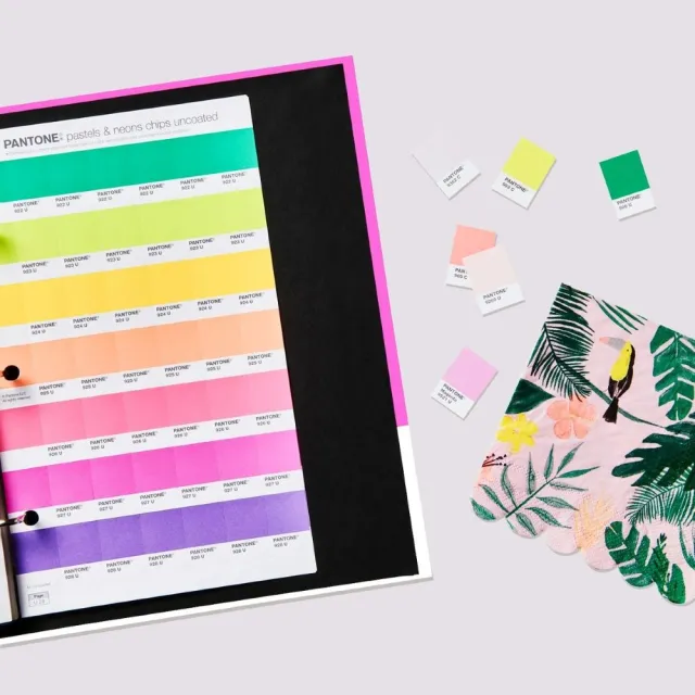 【PANTONE】粉彩色 & 霓虹色色票 | 光面銅版紙 & 膠版紙 (GB1504C)