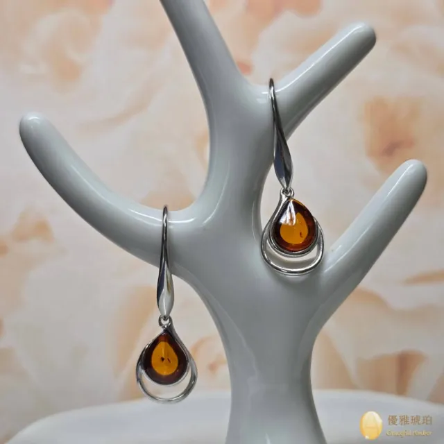 【優雅琥珀】小水滴形干邑色琥珀 垂墜式純銀耳環(925純銀 )