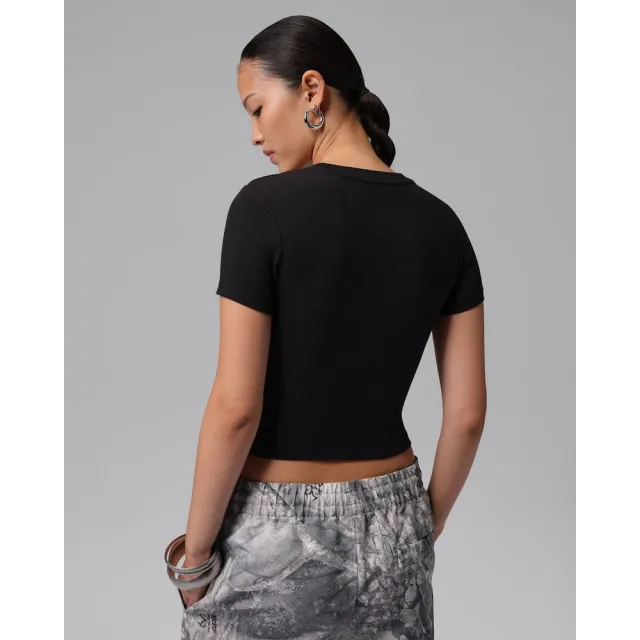 【NIKE 耐吉】短袖上衣 女 AS W J SS TMID GFX TEE RLT 喬丹 運動 休閒 短版 貼身 黑 (IU7256010)