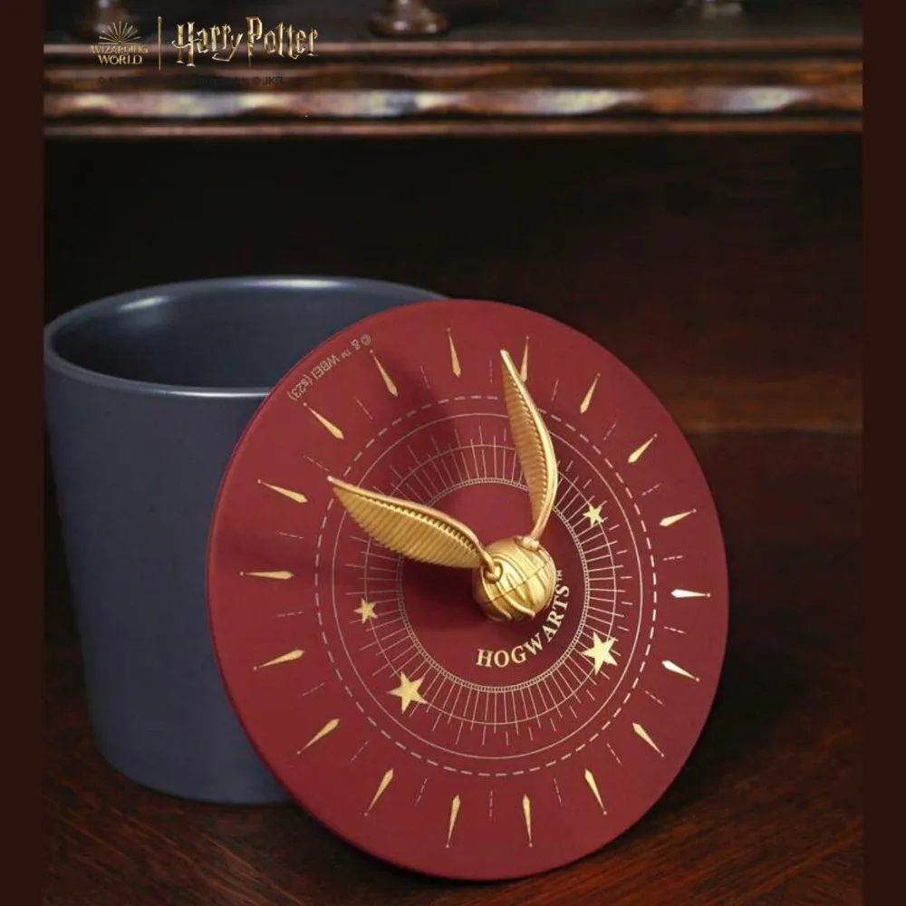 【Harry Potter 哈利波特】週邊正版授權聯名魁地奇金探子紅色矽膠杯蓋(時尚質感裝飾杯子聖誕交換生日禮物)
